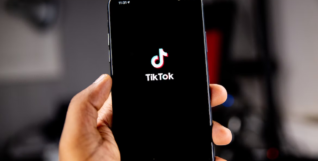 How to Find a Graduate Job Using TikTok